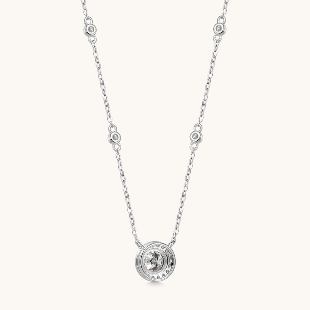NWT 1CT Round Moissanite Halo Pendant Necklace - Picture 3 of 5